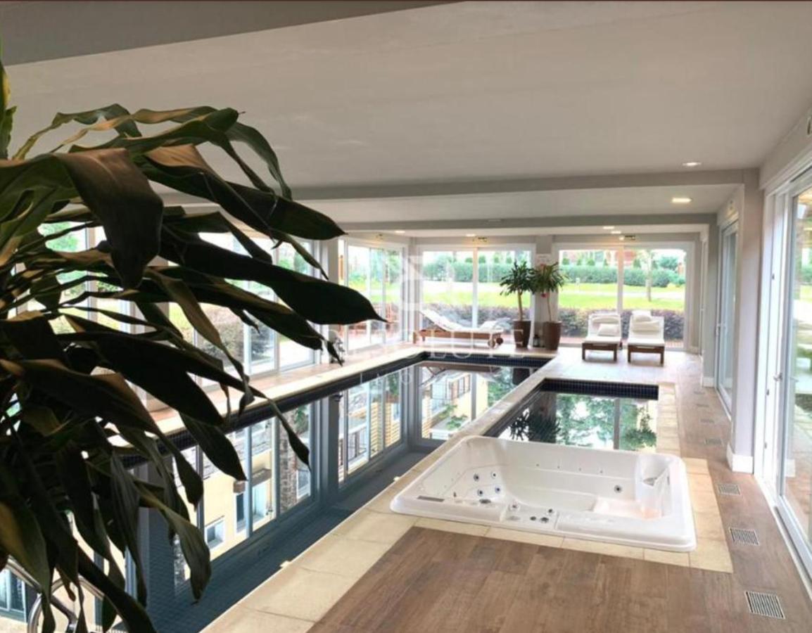 Apto Moderno Com Lareira, Piscina Aquecida E Infra Completo Em Gramado Luaran gambar